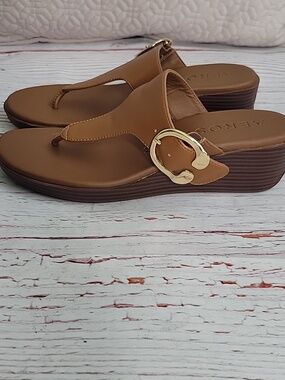 Aerosoles Izola Tan Wedge Thong Sandals with Gold Buckle